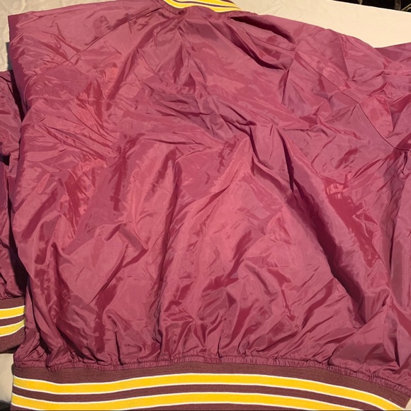 Used vintage Minnesota gophers windbreaker - Picture 3 of 9